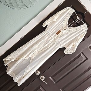 Amazing ivory Surf Gypsy top or cover up NWT size L